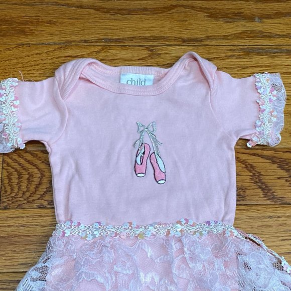 Carter's ❤️ Child Of Mine Onesie with built in skirt Size - Small (PRE-LOVED) - Picture 3 of 5